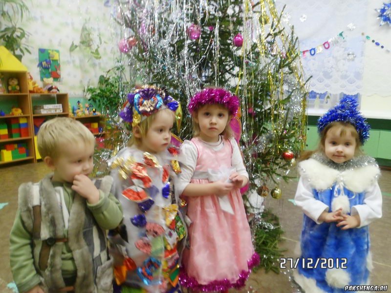 Маленькие пакшары встречают Новый 2013 год!